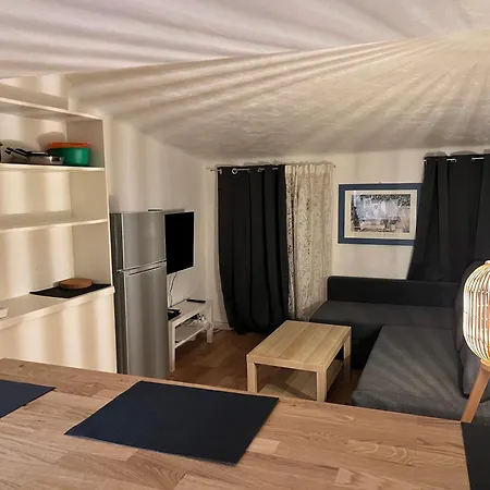 Neuf Centre #10 * Τουλόν